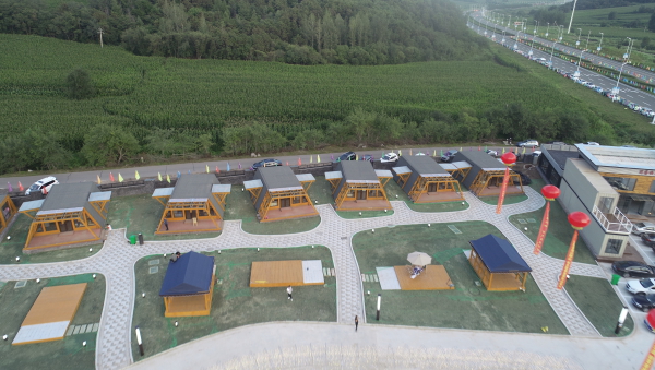 长春人身边的“天池”——莲花山俏天池度假营地